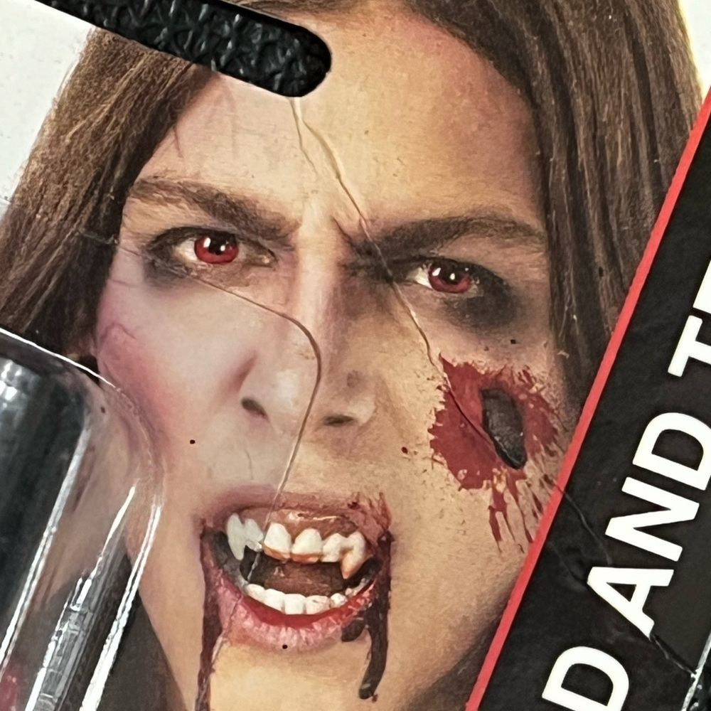 Halloween Vampire Set: Fake Blood Spray,Glow-in-the-Dark Teeth w/ Blood (Rubies) - Picture 4 of 6